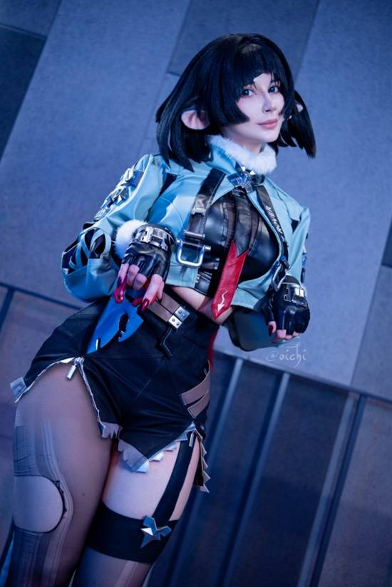 COSPLAY图赏：俄妹COS《绝区零》简·杜 破洞丝袜勒爆